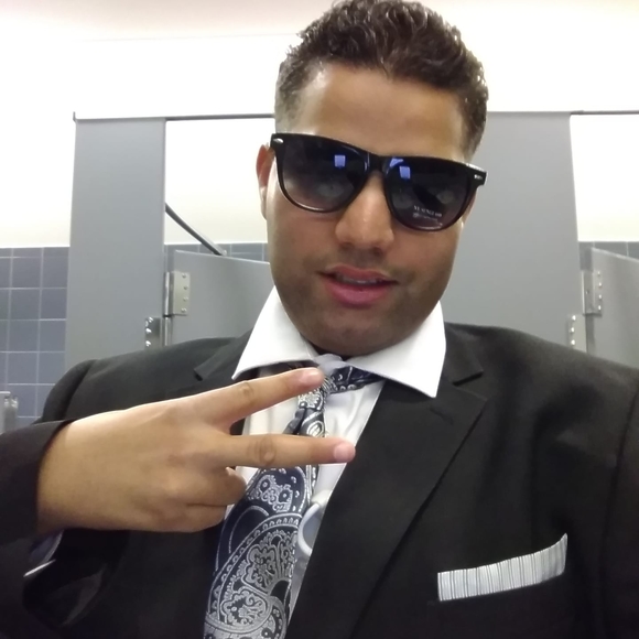 Meet your Posher, Chris - Picture 1 of 1